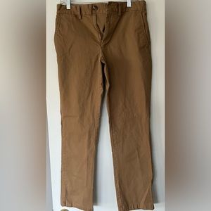 Men’s Old Navy Chino’s Ultimate Straight in Dark Khaki, Size 30 x 30
